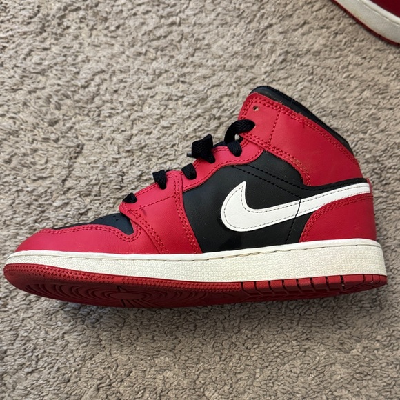 Nike Kids Air Jordan 1 - Picture 3 of 9